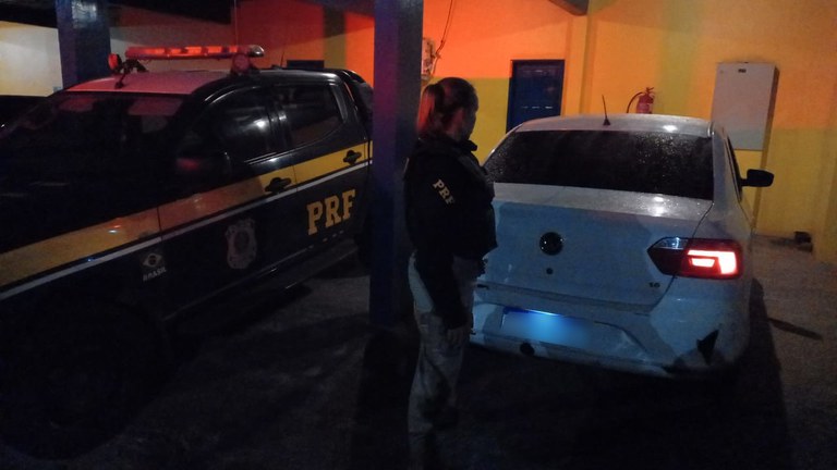 Voyage roubado há pouco mais de 02 anos na capital baiana, é recuperado pela PRF em Simões Filho (BA)