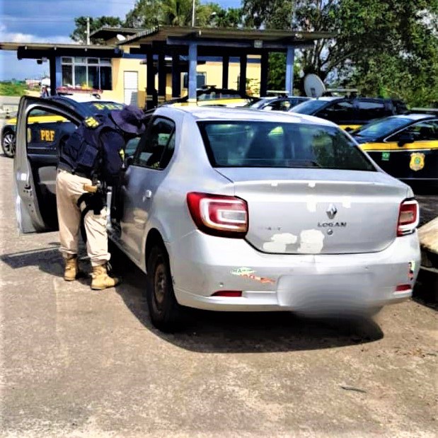 Carro com mais de R$ 60 mil em multas é apreendido na BR 101
