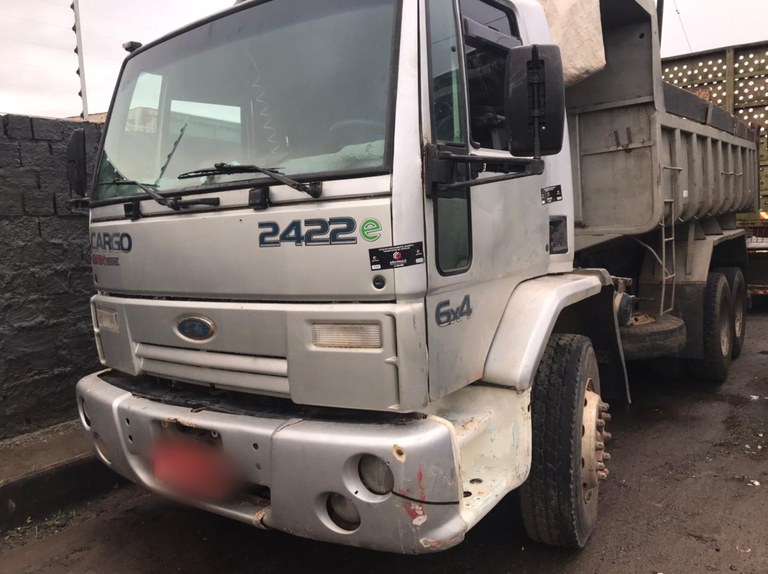 PRF flagra menor conduzindo caminhão e realizando manobras arriscadas na BR- 324