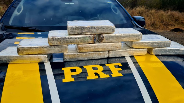 Passageira de ônibus é presa em Jequié (BA) transportando cocaína avaliada em quase R$ 2 milhões