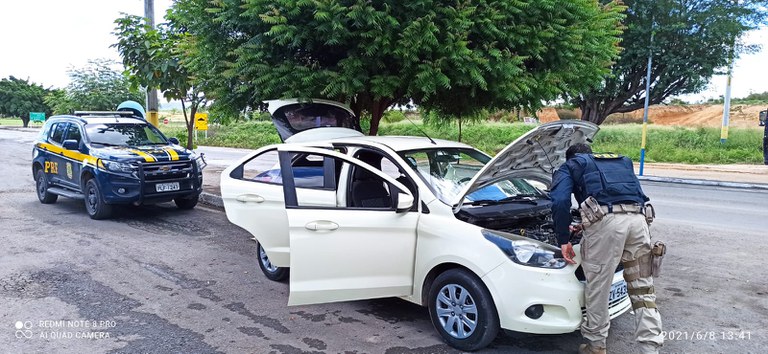 PRF recupera veículo roubado e prende receptador na Chapada Diamantina