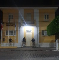 Operação Êmulo: ação conjunta cumpre 14 mandados de busca e apreensão e 6 prisões temporárias em Acajutiba (BA)