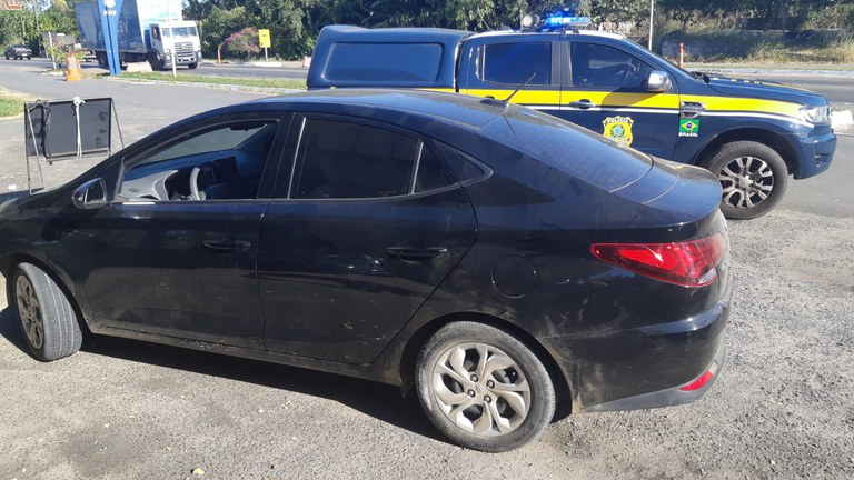 Em Itabuna (BA), PRF recupera HB20 furtado e prende receptador