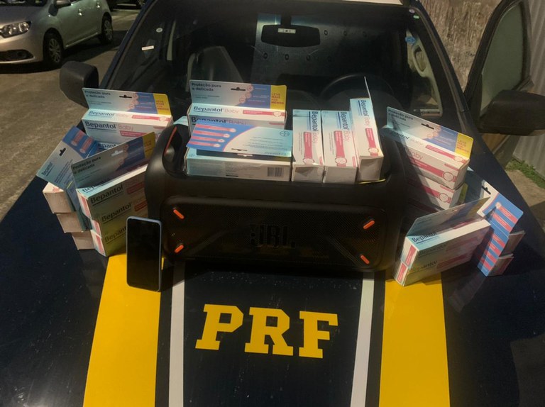 Quarteto responsável por diversos furtos em Feira de Santana (BA) é preso pela PRF nas proximidades do pedágio em Simões Filho (BA)