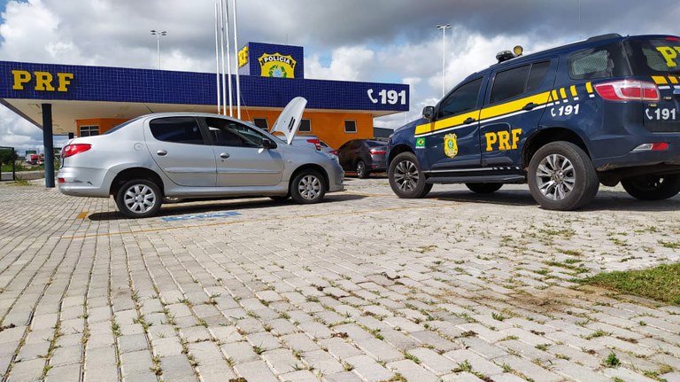 Motorista informou que comprou o carro por R$ 3,5 mil, sendo que o valor de mercado equivale a aproximadamente 27 mil reais.