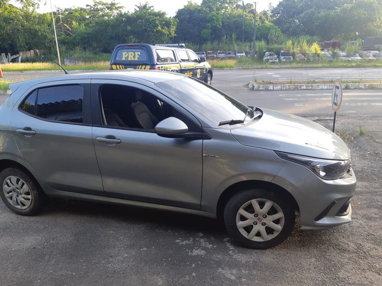 PRF prende um homem por crime de receptação na BR 101