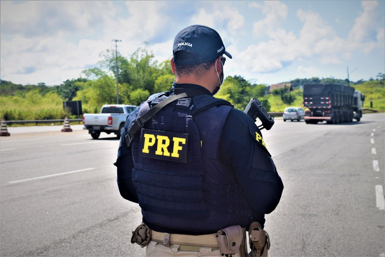 PRF na Bahia encerra Operação Nossa Senhora Aparecida 2021 dando prejuízo de R$ 2.500.000,00 no crime organizado