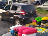 Droga com gasolina: PRF apreende 16 kg de pasta base de cocaína no tanque de um carro de passeio em Russas (CE)