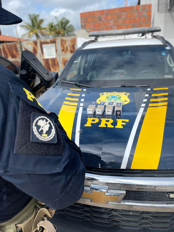 IMAGEM - PRF apreende 200 munições com passageiro de ônibus interestadual em Tianguá (CE)