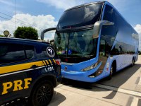 No Ceará, PRF prende homem foragido da Justiça da Bahia em ônibus interestadual