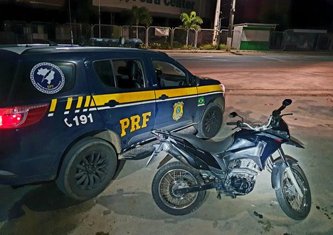 IMAGEM - PRF no Ceará apreende em menos de 24h três veículos com registro de roubo