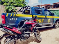 PRF recupera motocicleta furtada momentos antes na cidade de Caucaia/CE.