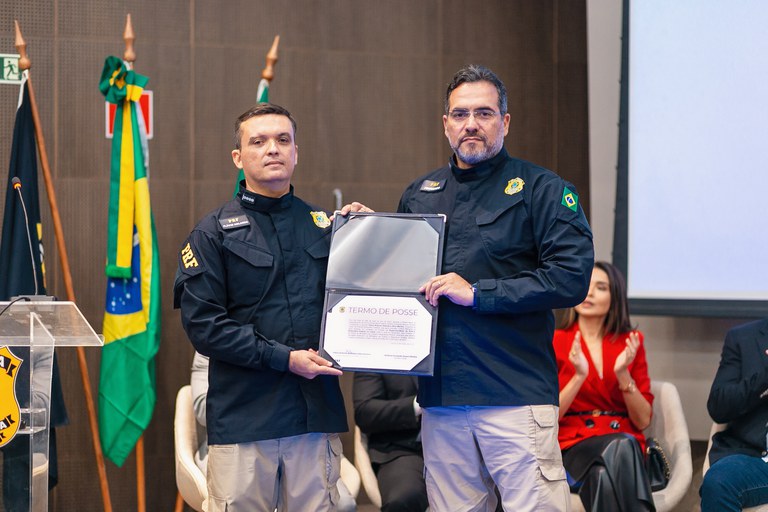 IMAGEM - Diretor-Geral da PRF dá posse ao Superintendente da instituição no Ceará