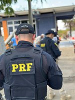 PRF prende foragido da justiça acusado de homicídio qualificado, em Eusébio (CE)