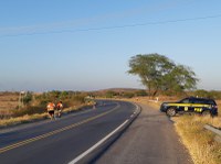PEREGRINOS: PRF dá dicas de segurança para romeiros que trafegam a pé pelas rodovias