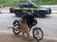 PRF apreende motocicleta com sinais de adulteração em Tianguá (CE)