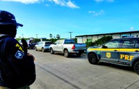 PRF prende dupla com veículos de luxo roubados e adulterados na BR-222, em Caucaia/CE
