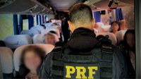 PRF intensifica fiscalização de ônibus durante retorno de romeiros na BR-116, no Ceará