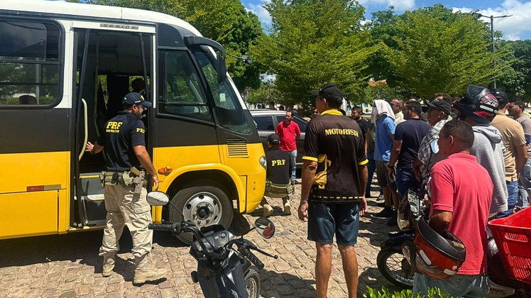 PRF promove capacitação para motoristas do transporte escolar em Icó (CE)