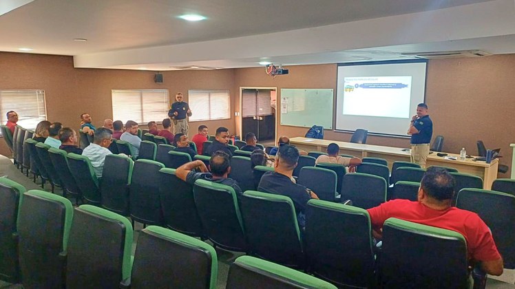 PRF realiza palestras sobre transporte escolar em Sobral (CE)