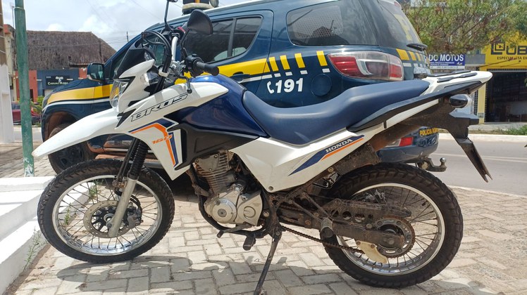 Moto clonada apreendida em Tianguá (CE)
