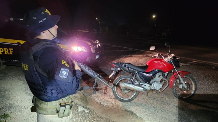 Moto com registro de roubo recuperada em Caucaia (CE)