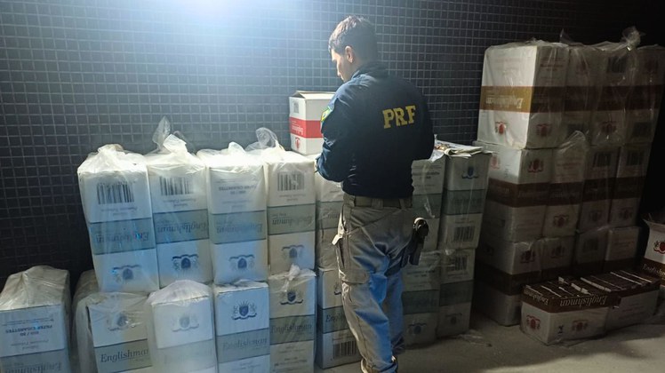 Apreensão de cigarros contrabandeados - PRF no Ceará