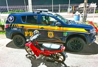 PRF (CE) FLAGRA, EM CAUCAIA, MOTOCICLETA ADULTERADA E PRENDE CONDUTOR