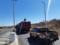 PRF apreende smartphones e artigos de luxo sem nota fiscal em Icó (CE)