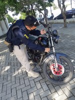 PRF(CE) RECUPERA MOTOCICLETA ADULTERADA EM SÃO GONÇALO DO AMARANTE(CE) .