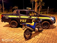 PRF (CE) APREENDE MOTOCICLETA QUE PARTICIPAVA DE “RACHAS” EM CAUCAIA (CE)