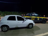 PRF e PMCE PRENDEM HOMEM COM MANDADO DE PRISÃO POR HOMICÍDIO EM TIANGUÁ (CE)