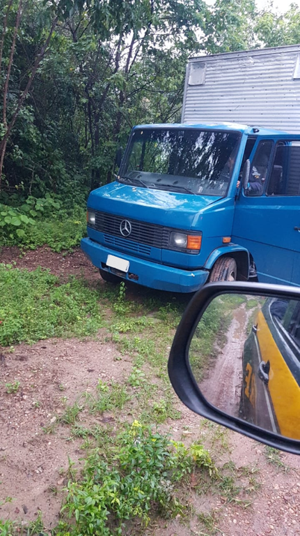 Ação conjunta entre PRF, PM e PC-CE recupera veículo e carga roubados por quadrilha