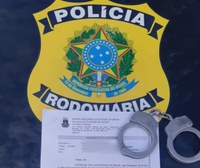PRF PRENDE HOMEM COM MANDADO DE PRISÃO EM ABERTO