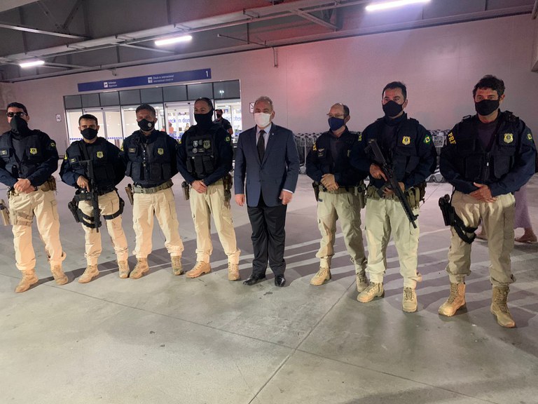 Imagem-PRF faz escolta do Ministro da Saúde