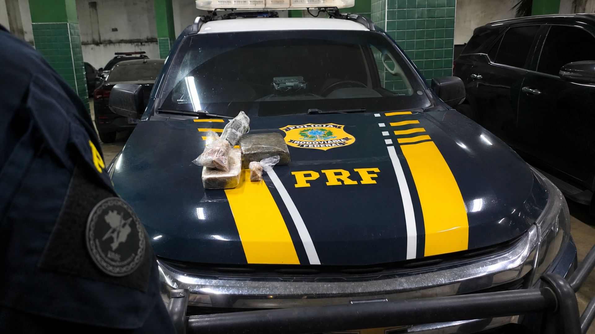 Droga apreendida na BR-116, em Itaitinga (CE)