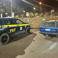 PRF recupera veículo roubado na BR 060
