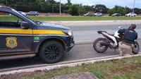 PRF recupera motocicleta furtada há oito meses durante fiscalização na BR-040