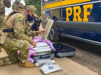 Na Capital Federal, PRF prende mulher de 18 anos com 31 kg de maconha e 1 kg de haxixe