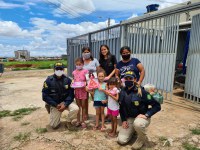 Campanha PRF contra o câncer infantil finaliza com a entrega dos brinquedos às crianças assistidas pela Abrace