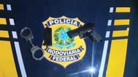 PRF prende homem com carro roubado e réplica de arma de fogo em Santa Maria (DF)