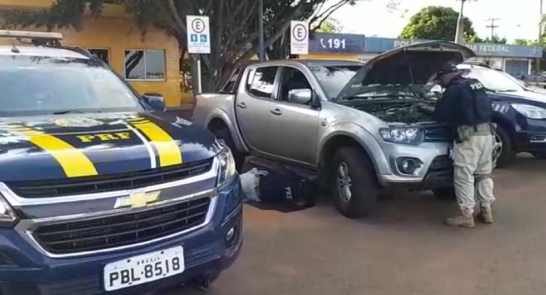 Em Santa Maria(DF), PRF recupera caminhonete clonada