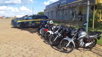 PRF intercepta 6 motociclistas fazendo manobra superman em Planaltina (DF)