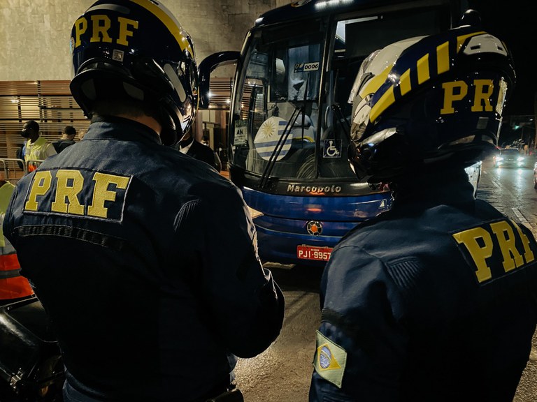 Ônibus da seleção Uruguaia.jpeg