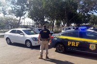 Carro roubado há três meses é recuperado pela PRF na BR 060 em Recanto das Emas (DF)