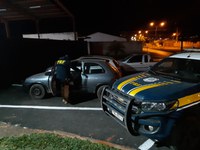 Em Formosa(GO), PRF recupera veículo furtado