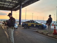 PRF prende mulher com prisão preventiva decretada por homicídio