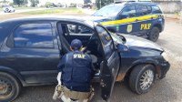PRF recupera carro roubado na BR 040