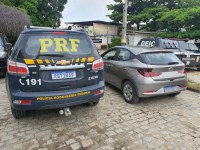 Carro roubado há quase 10 meses em São Paulo é recuperado pela PRF