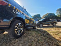 Polícia Rodoviária Federal recupera dois veículos roubados na BR-101